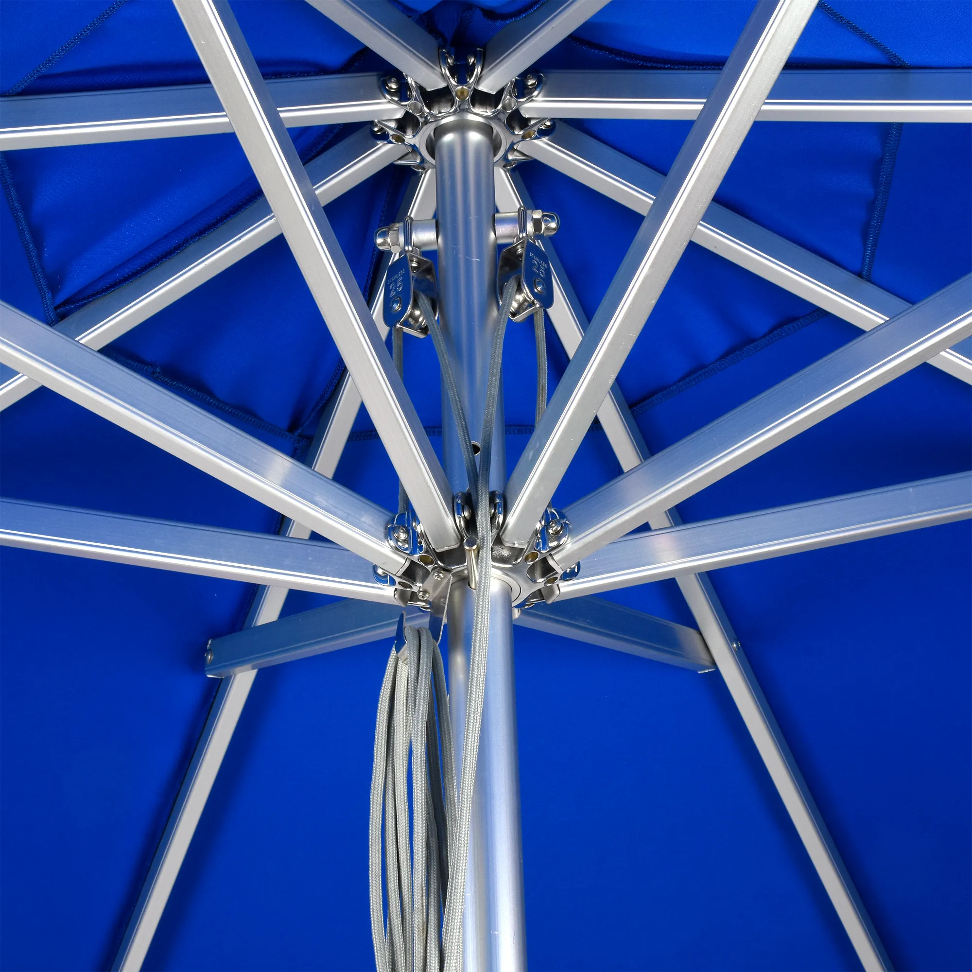 Close-up of the pulley lift system on the Rodeo Series commercial patio umbrella by California Umbrella, designed for smooth and effortless canopy adjustment.